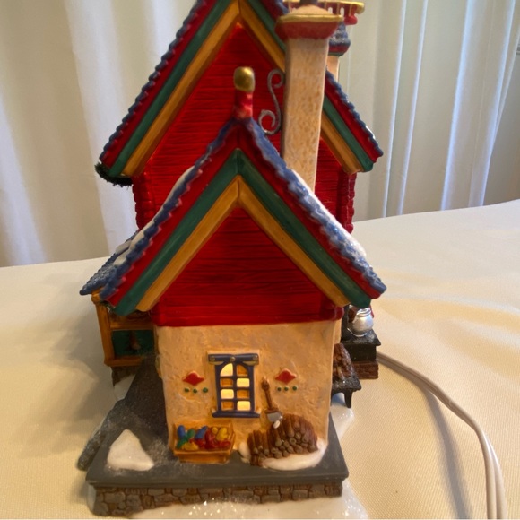 Department 56 Northwind Knitters #56.56751 - Picture 6 of 13